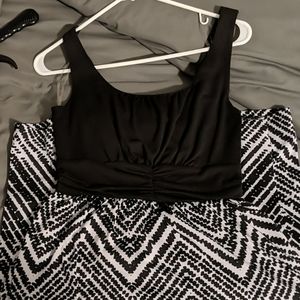 3/$20 🌸 Black and White Patterned Dress